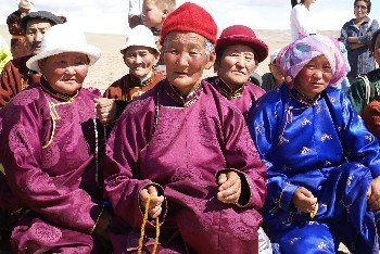 Верховный лама Калмыкии провел церемонию закладки буддийского храма в Монголии