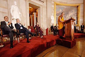 Обращение Его Святейшества Далай-ламы по случаю вручения Золотой медали Конгресса США