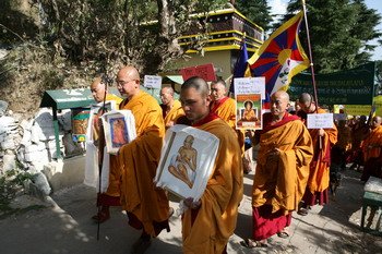 Фоторепортаж из Дхарамсалы: "Пусть сердце Тибета бьется вечно..."