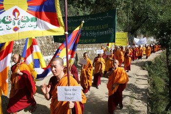 Фоторепортаж из Дхарамсалы: "Пусть сердце Тибета бьется вечно..."