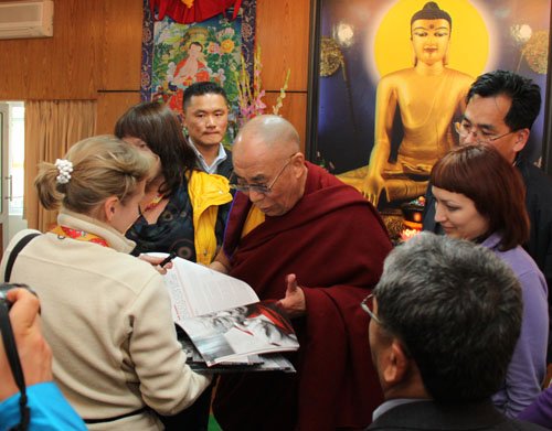 Далай-лама: пресс-конференция для российских СМИ