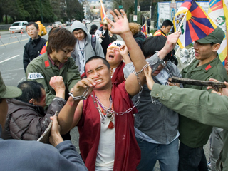 Власти Пекина закрыли Тибет для иностранцев