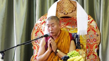 Досточтимый Шивалха Ринпоче даровал учение в г. Кызыле