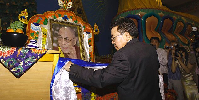 Президент Монголии назвал главный буддийский храм Калмыкии «очень красивым»