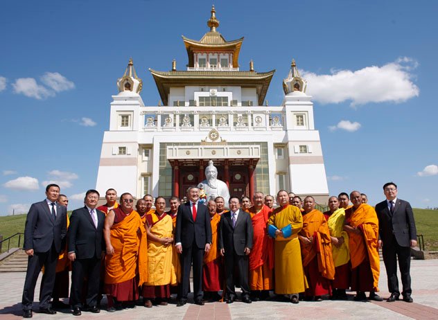 Президент Монголии назвал главный буддийский храм Калмыкии «очень красивым»