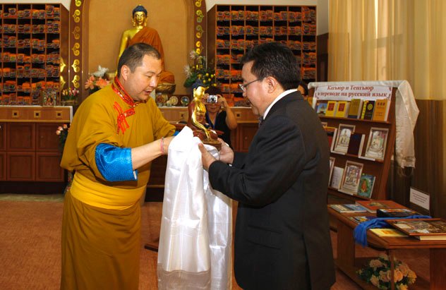 Президент Монголии назвал главный буддийский храм Калмыкии «очень красивым»