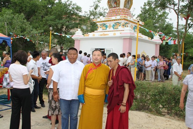 В Лагани возвели Лотосовую ступу