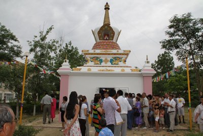 В Лагани возвели Лотосовую ступу