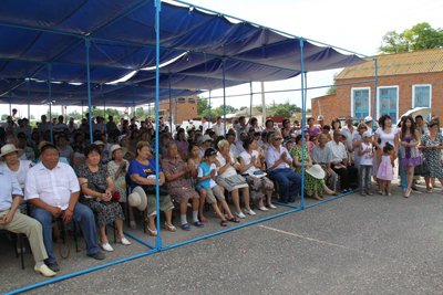 В Лагани возвели Лотосовую ступу
