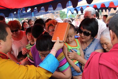 В Лагани возвели Лотосовую ступу