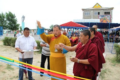 В Лагани возвели Лотосовую ступу