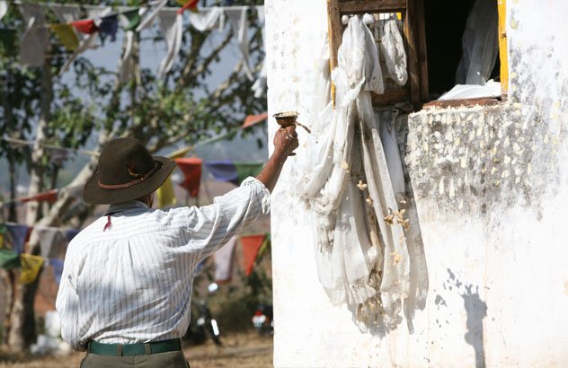 Йога паломничества: знаки почтения, простирания и подношения
