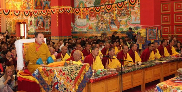 Монахи Калмыкии и монастыря Гьюдмед провели в республике ритуал призывания благополучия и богатства