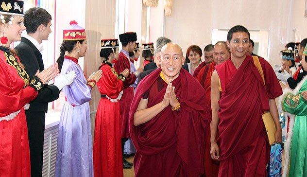 Государственный оракул Тибета высоко отозвался о чистоте монашеской общины Калмыкии