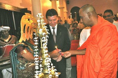 Мощи великого Будды прибывают в Калмыкию Мощи великого Будды прибывают в Калмыкию