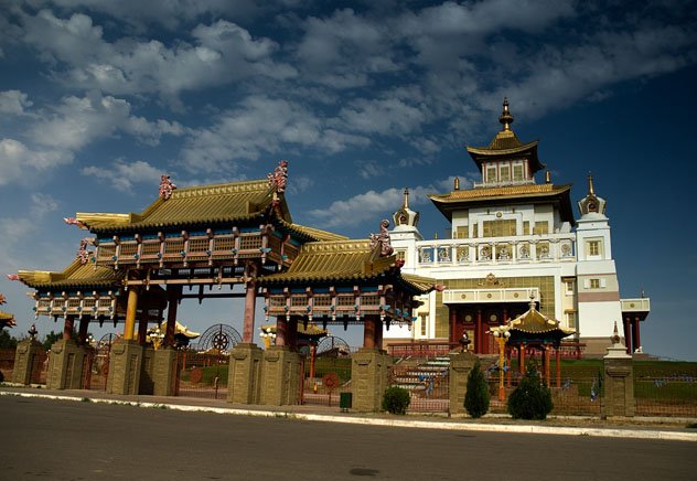 Тэло Тулку Ринпоче возглавит молебен по случаю нисхождения Будды с небес Тушиты Тэло Тулку Ринпоче возглавит молебен по случаю нисхождения Будды с небес Тушиты