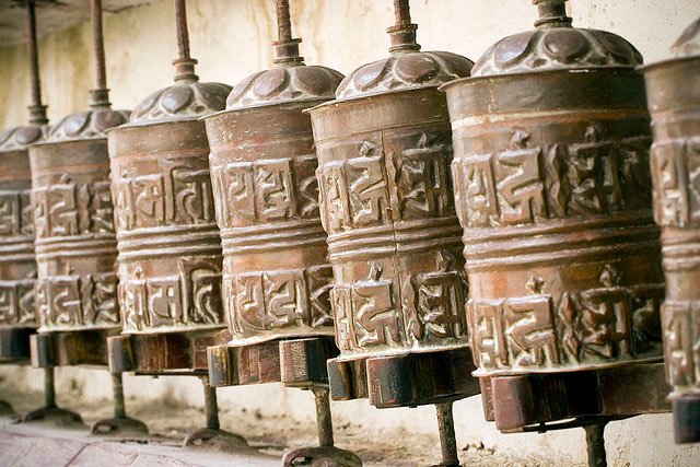 В аэропорту «Байкал» установлен буддийский молитвенный барабан