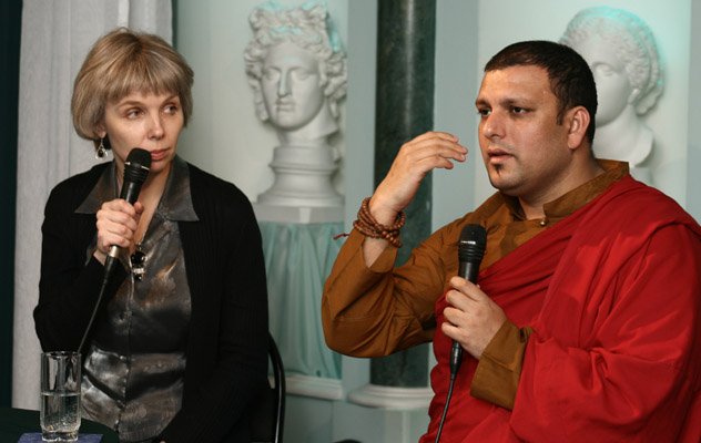 Тензин Приядарши посетит Москву в рамках программы «Духовное наследие Тибета» Тензин Приядарши посетит Москву в рамках программы «Духовное наследие Тибета»