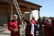 Фоторепортаж. Буддийские реликвии освятили новый Устуу-Хурээ