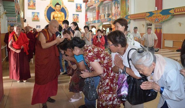 На ступы Примирения в Бурятии установили статуи дакинь