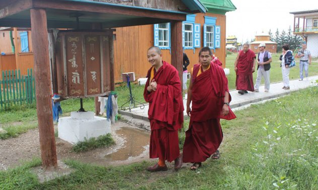 В Россию с первым визитом прибыл Кунделинг Ринпоче В Россию с первым визитом прибыл Кунделинг Ринпоче