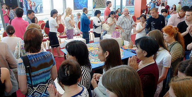 Монахи монастыря Дрепунг Гоманг построят в Москве мандалу Будды Шакьямуни и призовут Будду Майтрею