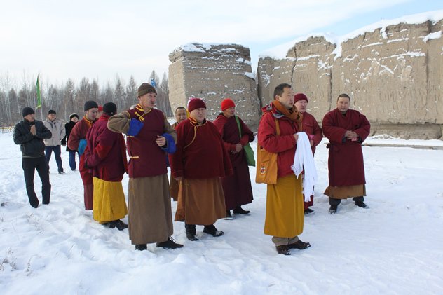 Буддисты Тувы задали Тэло Тулку Ринпоче вопрос о положении дел с визитом Далай-ламы в Россию Буддисты Тувы задали Тэло Тулку Ринпоче вопрос о положении дел с визитом Далай-ламы в Россию