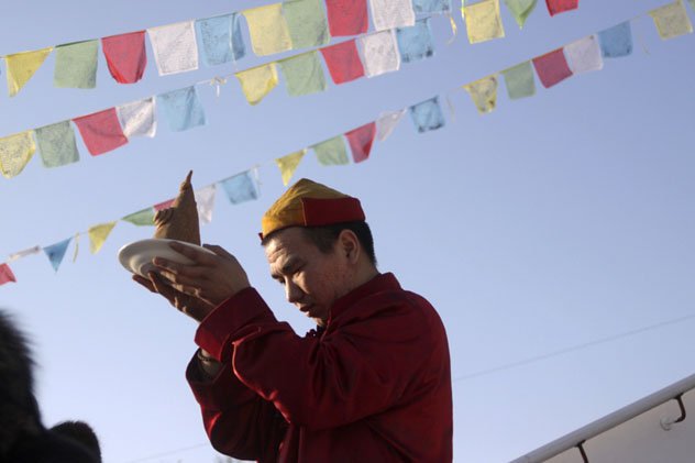 Фоторепортаж. В Туве ритуально провожают уходящий год