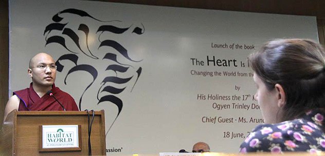 В Дели презентована книга Семнадцатого Кармапы «Благородное сердце: изменение мира изнутри»