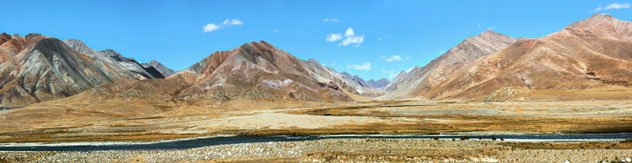 В Москве открылась панорамная фотовыставка «Гималаи.Тибет».