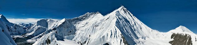 В Москве открылась панорамная фотовыставка «Гималаи.Тибет».