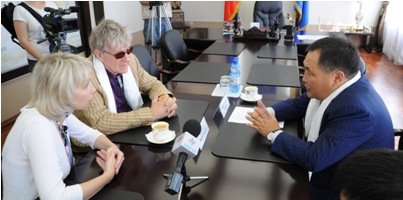 Шолбан Кара-оол и Роберт Турман договорились создать в Туве спа-курорт с применением тибетской медицины