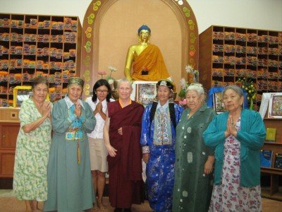 В Калмыкии побывала бхикшуни Карма Легше Цомо В Калмыкии побывала бхикшуни Карма Легше Цомо