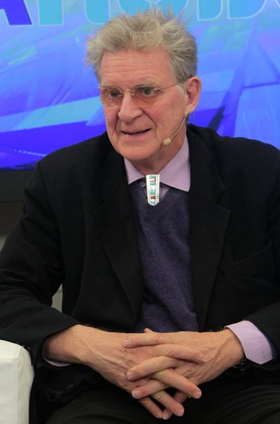 Буддолог Турман: все проблемы — от чрезмерного эгоизма Буддолог Турман: все проблемы — от чрезмерного эгоизма