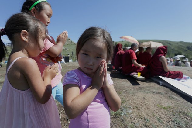 Фоторепортаж. В селе Шамбалыг в Туве открыта буддийская ступа Фоторепортаж. В селе Шамбалыг в Туве открыта буддийская ступа