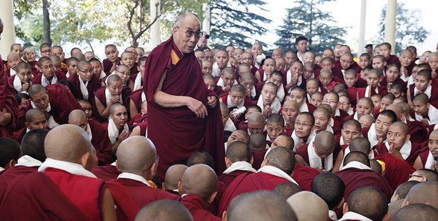Его Святейшество Далай-лама обратился к монахиням по случаю завершения зимних межмонастырских диспутов
