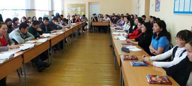 В Тувинском госуниверситете состоялся круглый стол  по обсуждению книги Роберта Турмана «Зачем нам Далай-лама?»