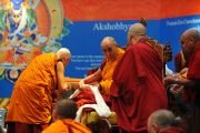 Фото. Учения Е. С. Далай-ламы для буддистов России. День 1 Фото. Учения Е. С. Далай-ламы для буддистов России. День 1