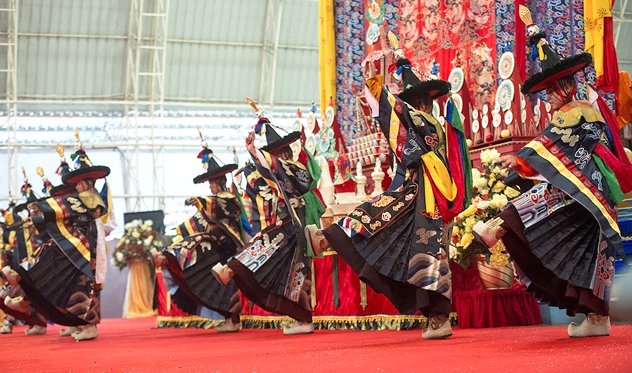 Кармапа воссоздал ритуальную мистерию «Гарчен цечу» Кармапа воссоздал ритуальную мистерию «Гарчен цечу»