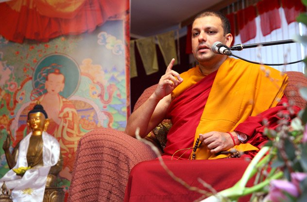 Тензин Приядарши. Кризис «близорукости»