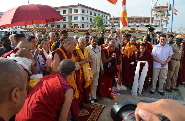 Его Святейшество Далай-лама освятил затворный центр Мундгоде
