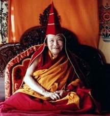 Обнаружено новое воплощение бывшего главы школы ньингма Трулшика Ринпоче Обнаружено новое воплощение бывшего главы школы ньингма Трулшика Ринпоче