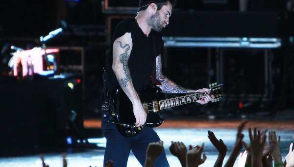 Концерт Maroon 5 в Шанхае отменен предположительно из-за встречи клавишника с Далай-ламой