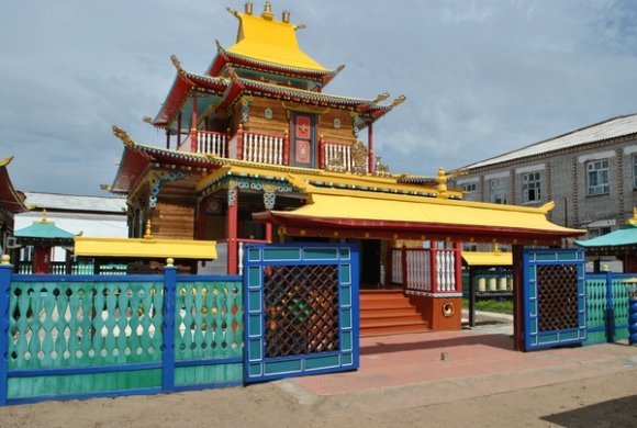 В Бурятии больные туберкулёзом заключенные получили возможность молиться в буддийском дугане В Бурятии больные туберкулёзом заключенные получили возможность молиться в буддийском дугане