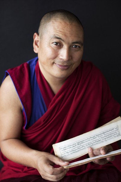 Ритуалы под руководством геше Ринчена Тензина Ринпоче в Москве