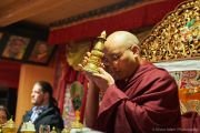 Его Святейшество Кармапа XVII во время подношения в честь долгой жизни в дхарма-центре «Текчок Линг». Лозанна, Швейцария. 20 мая 2016 г.