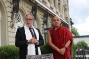 Его Святейшество Кармапа XVII встречается с мэром Берна Александром Чеппетом. Берн, Швейцария. 24 мая 2016 г.