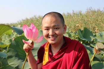 В Калмыкию прибыл известный буддийский учитель Кунделинг Ринпоче