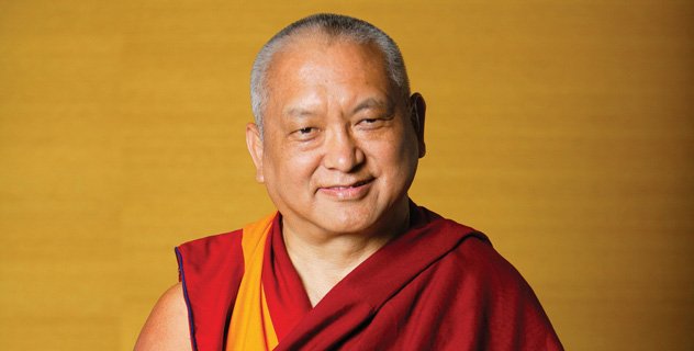 В Калмыкии лама Сопа Ринпоче дарует учения по сочинению Атиши «Светоч на пути к Пробуждению», посвящения Ваджрасаттвы и Амитаюса