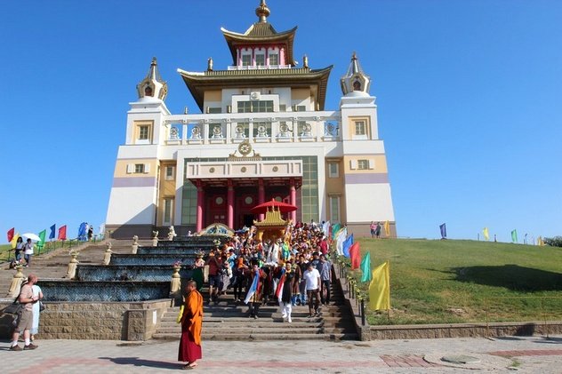 В Центральном хуруле Калмыкии состоялось празднование дня поворота колеса буддийского учения